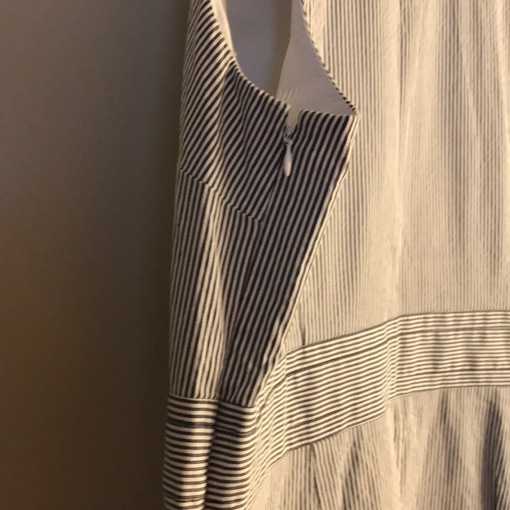 Dress - Picture 3 of 5